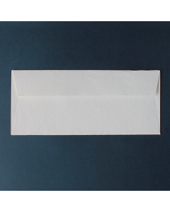 Sobre carta hecho a mano, blanco 23.5 x 10 cm c/25 Pzas