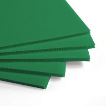 Coroplast verde pasto 4 mm 700 g 1.22 x 2.44 m Placa